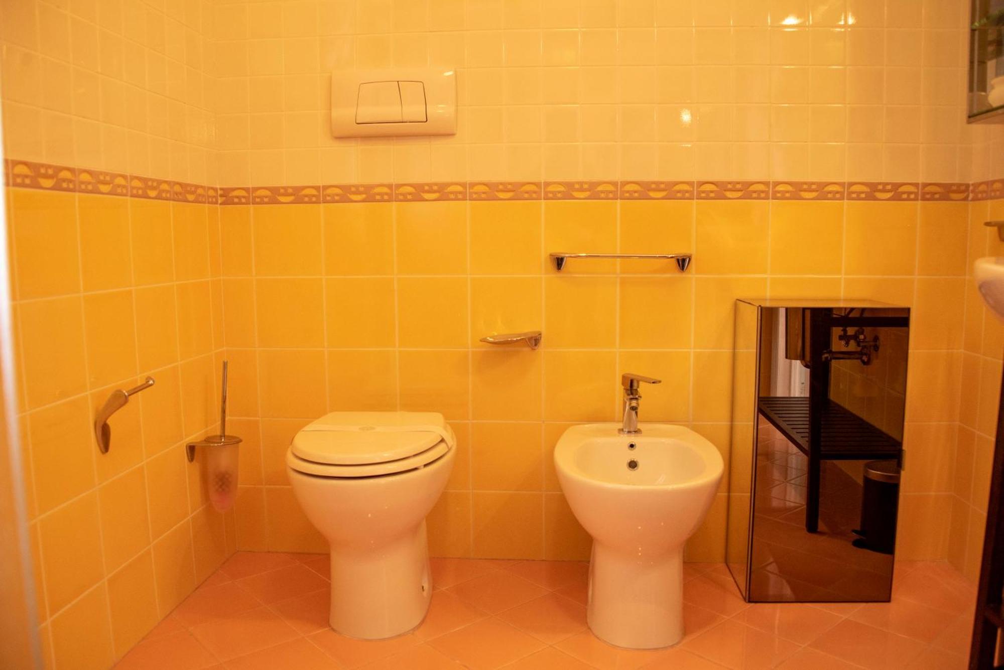 Reginella Guest House Салерно Екстериор снимка